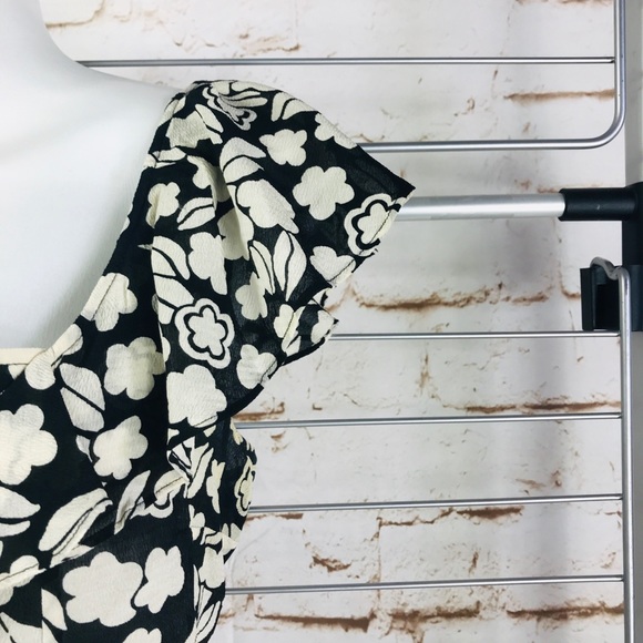 👚Anthro Top Blouse Silk Bk Cap Sleeve Print Sz 8 - Picture 4 of 6